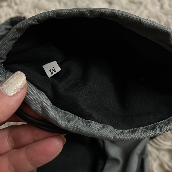 Water proof mittens M grey & yellow fleece lined glove covers unisex Drop NEW 🏂 - Picture 5 of 6